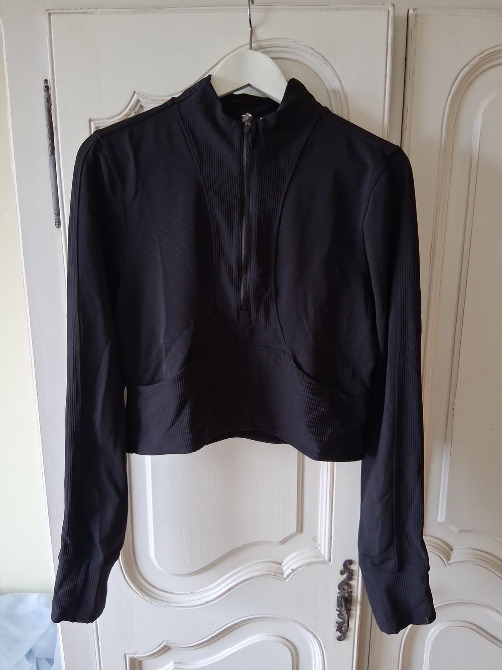 Women's Black Cropped Half-Zip Long Sleeve Top